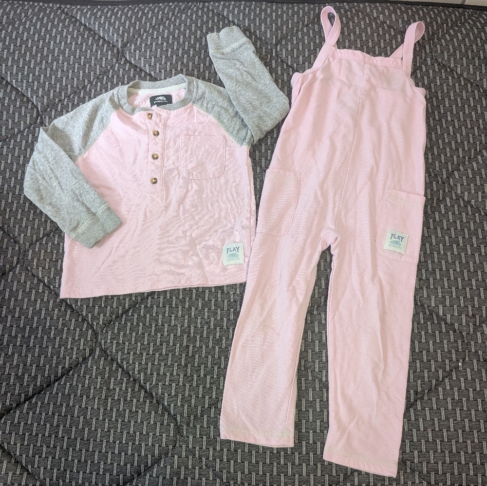 Roots Kids Pink and Grey EUC Design Outfit